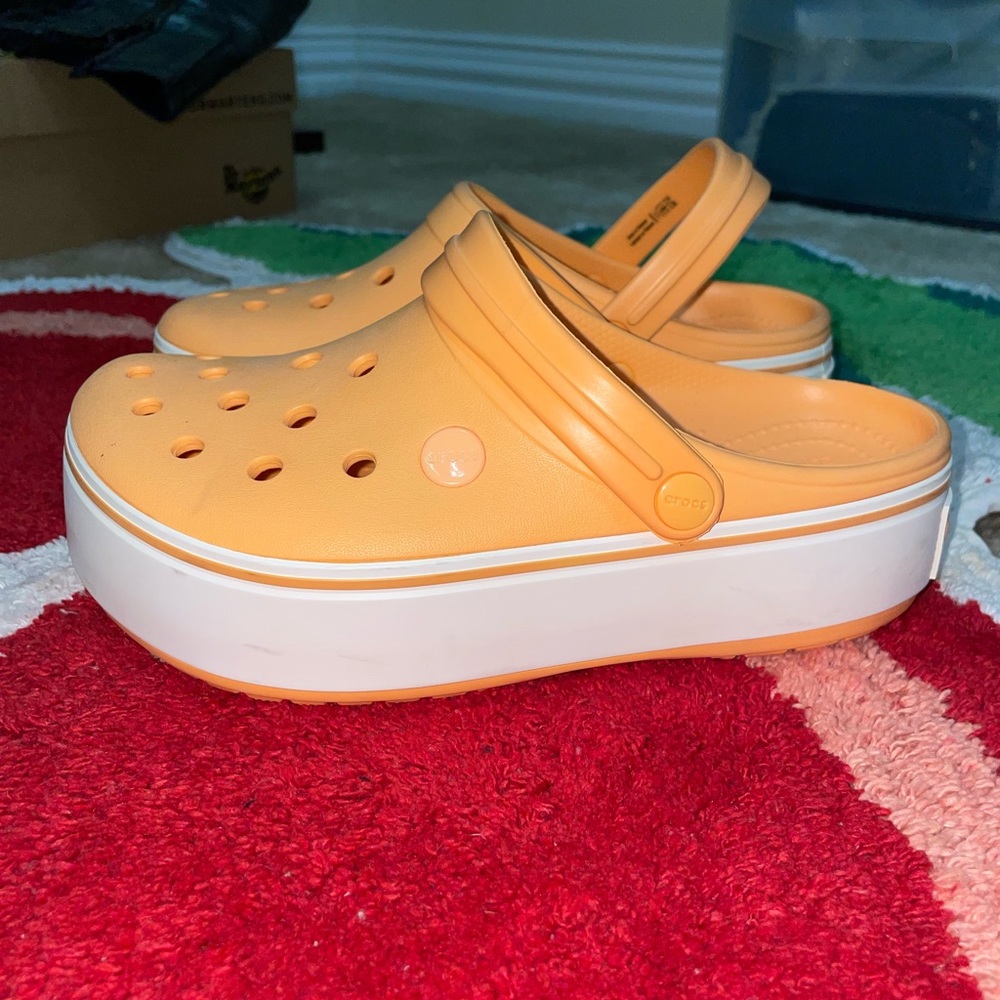 Platform crocs